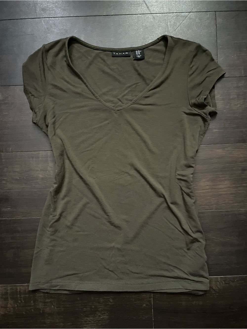 Tahari Women's Green V-Neck Tee Size XS